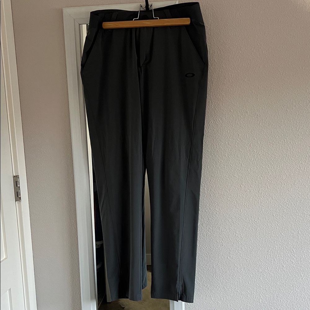 Oakley Men's Lightweight Golf Pants Gray/Green color size 33W/32L